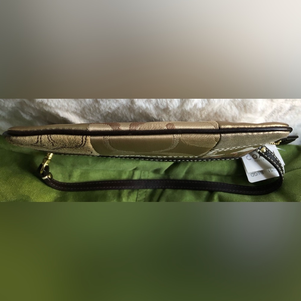 NWT Vintage Coach Gold and Brown Leather Patchwork Large Wristlet - Picture 5 of 5